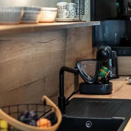 With Pool And Hot Tub Apartmán *