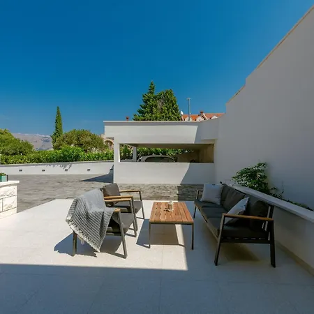 With Pool And Hot Tub Apartmán Cavtat