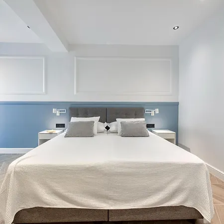 With Pool And Hot Tub Apartmán *