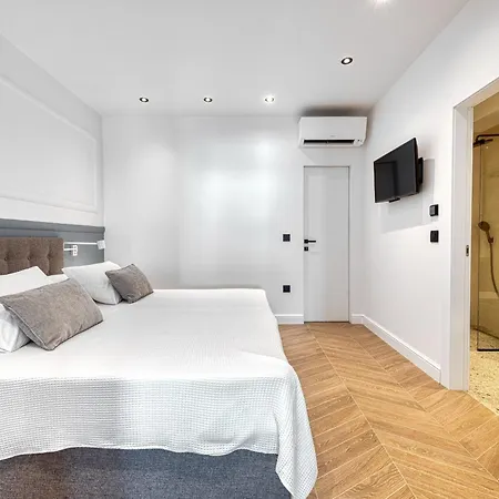 With Pool And Hot Tub * Cavtat