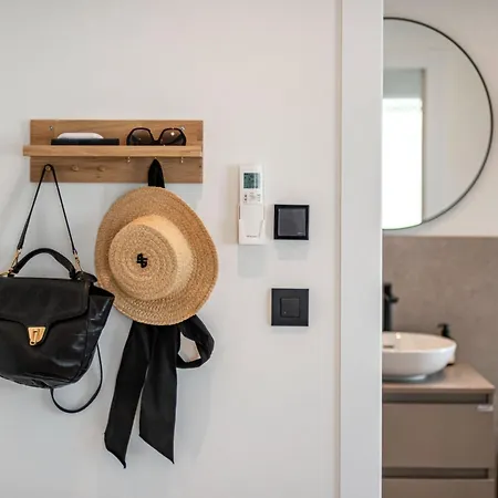 With Pool And Hot Tub Cavtat