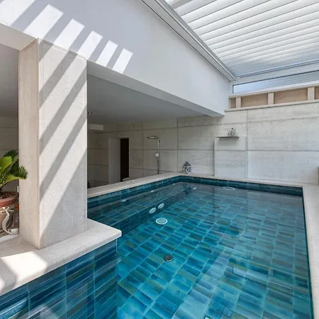 With Pool And Hot Tub * 察夫塔特