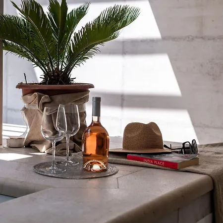 Apartmán With Pool And Hot Tub