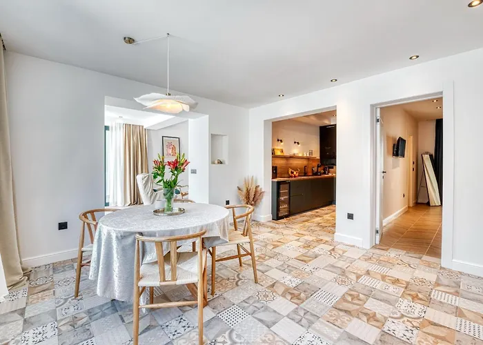 With Pool And Hot Tub Apartament *