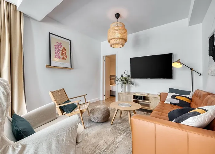 With Pool And Hot Tub Cavtat