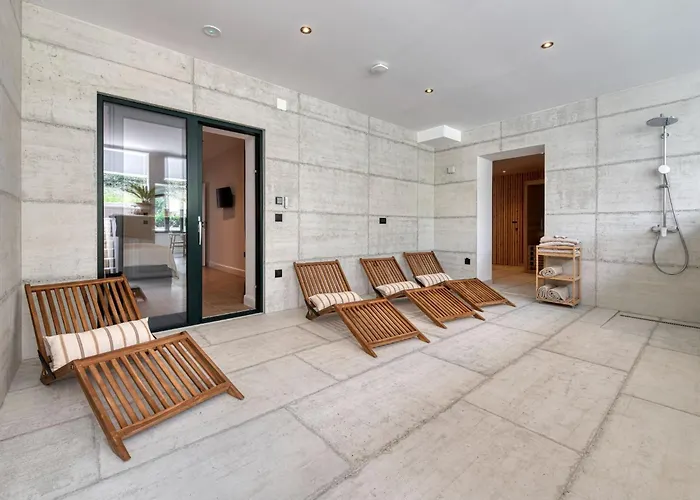 With Pool And Hot Tub Apartament Cavtat