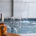 Daire With Pool And Hot Tub Cavtat